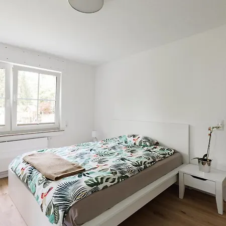 Grosse Gemutliche Mit Waldblick * Köln