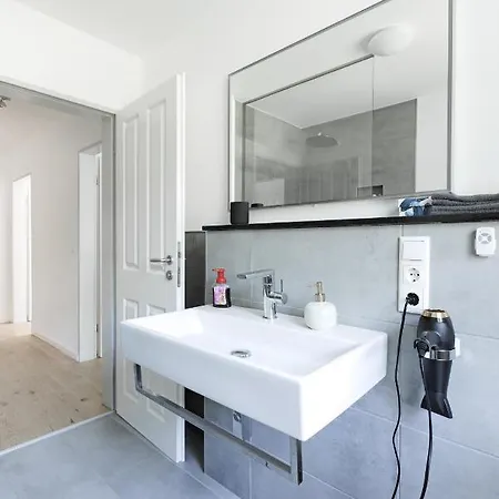 Grosse Gemutliche Mit Waldblick Apartment *