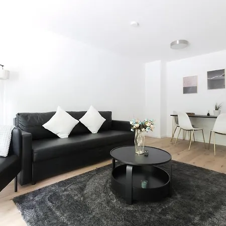 Grosse Gemutliche Mit Waldblick Apartment *